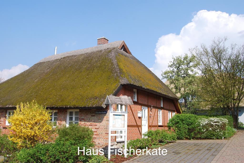 Alte Fischerkate Und Moewennest Gross Zicker Exterior photo